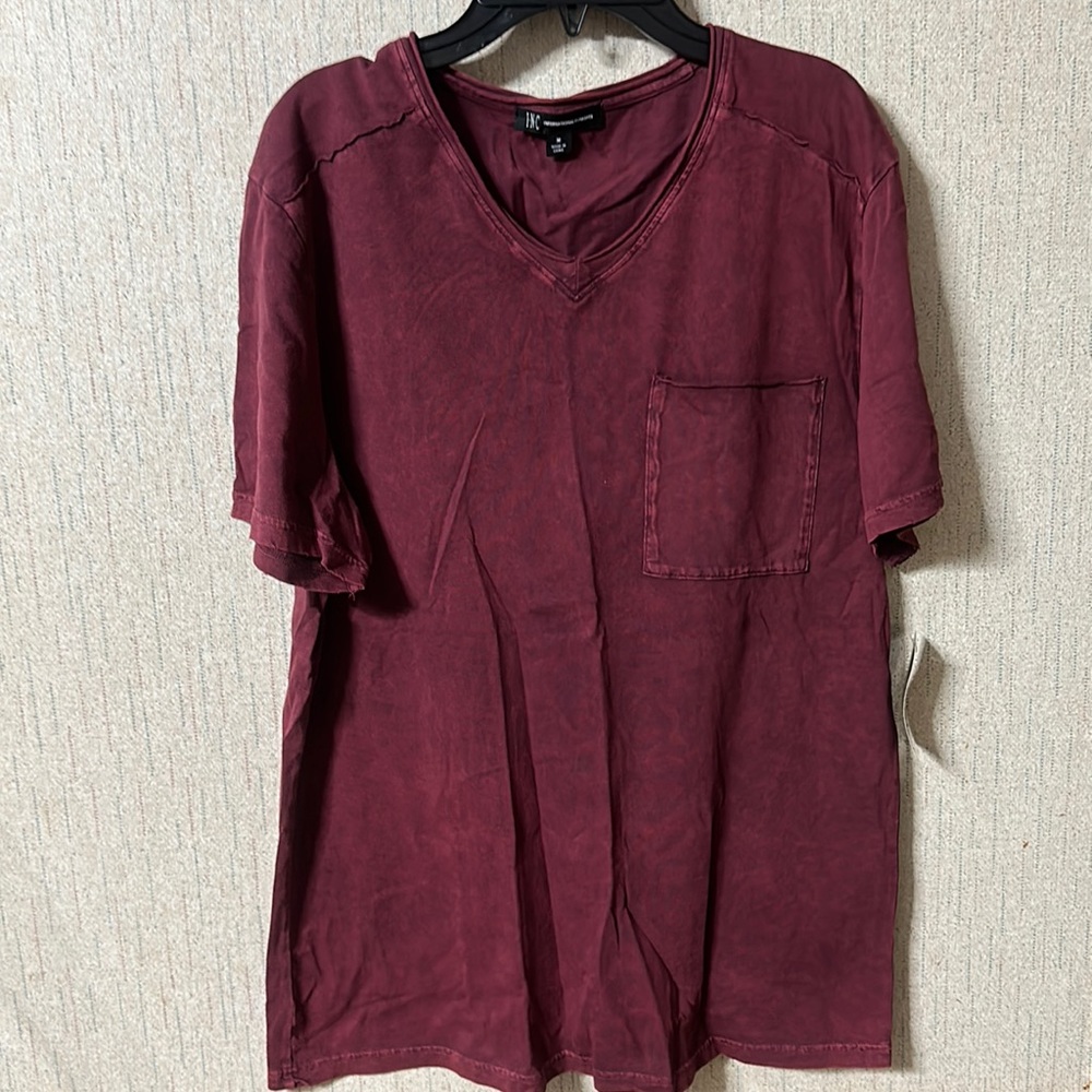 INC INTERNATIONAL CONCEPTS POCKET TEE: PORT DARK RED: NEW WITH TAGS: M